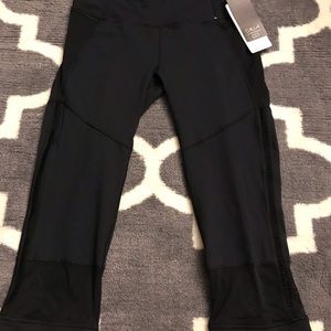 Calia Essential Side Interest Capri Legging